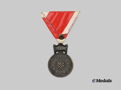 croatia,_independent_state._an_order_of_the_crown_of_king_zvonimir,_silver_medal,_military_issue_by_braća_knaus_e_medals__e_u24270_4
