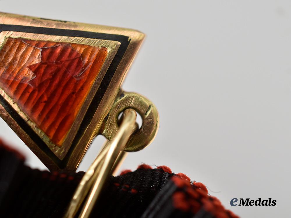 russia,_imperial._an_order_of_st._vladimir,_i_v_class_in_gold,_military_division,_c.1905_e_medals__e_u24277_6