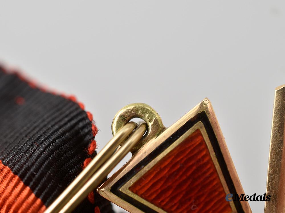 russia,_imperial._an_order_of_st._vladimir,_i_v_class_in_gold,_military_division,_c.1905_e_medals__e_u24277_7