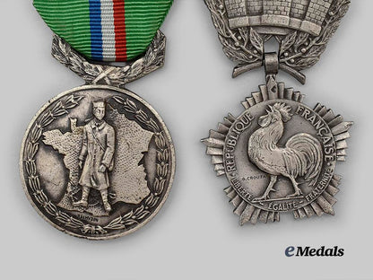 france,_republic._a_lot_of_second_war_prisoner_of_war_medals_and_insignia_e_medals__e_u24293_3