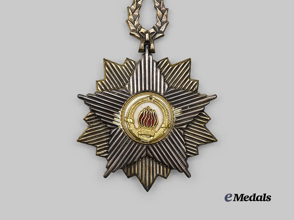 yugoslavia,_socialist_federal_republic._a_cased_order_of_the_yugoslav_flag,_i_i_class_grand_officer,_by_ikom_of_zagreb,_c.1975_e_medals__e_u24296_10