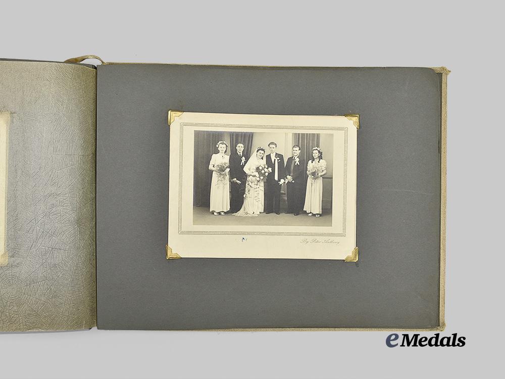 poland,_republic._a_photo_album_and_books_from_the_second_war_e_medals__e_u24307_13