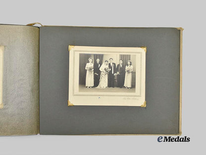 poland,_republic._a_photo_album_and_books_from_the_second_war_e_medals__e_u24307_13