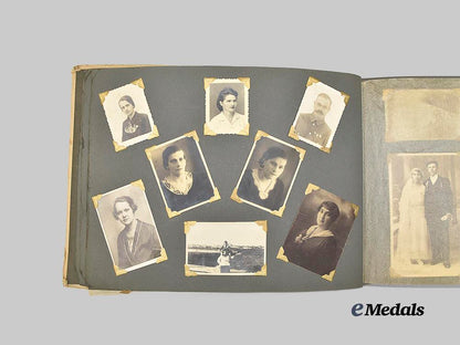 poland,_republic._a_photo_album_and_books_from_the_second_war_e_medals__e_u24307_6