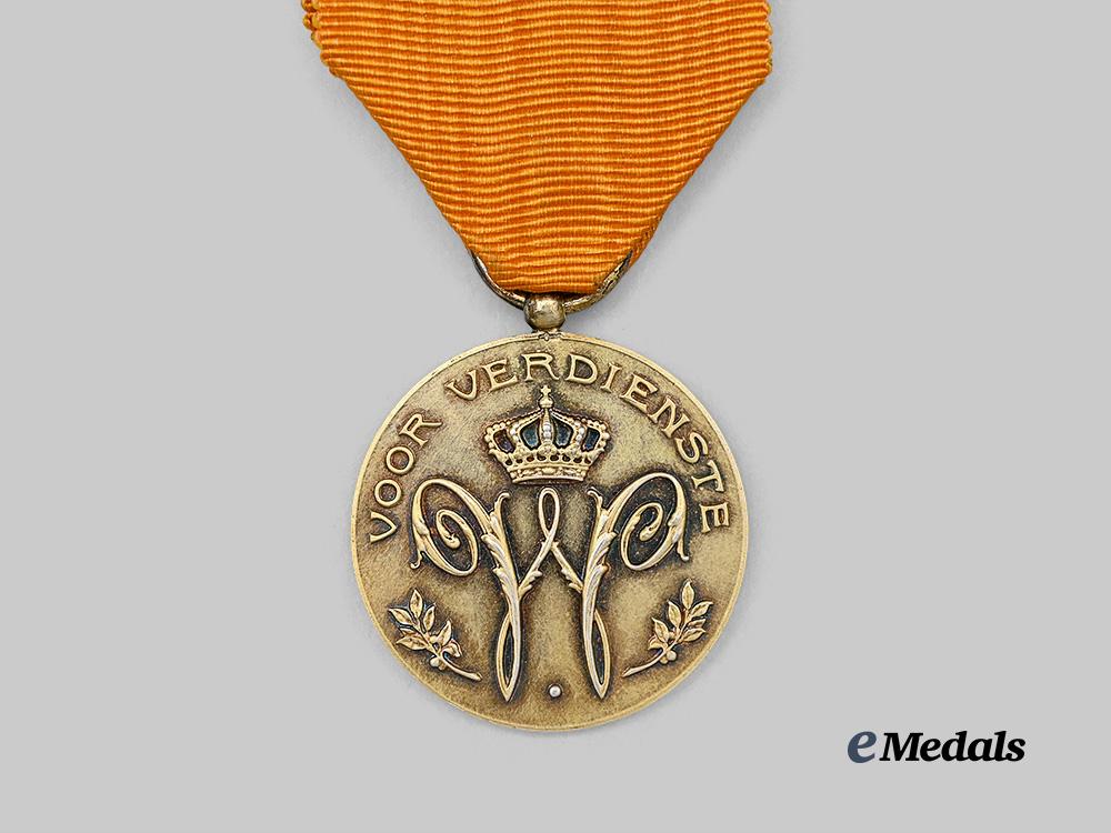 netherlands,_kingdom._a_dutch_army_long_service_medal,_gold_grade_e_medals__e_u24312_7