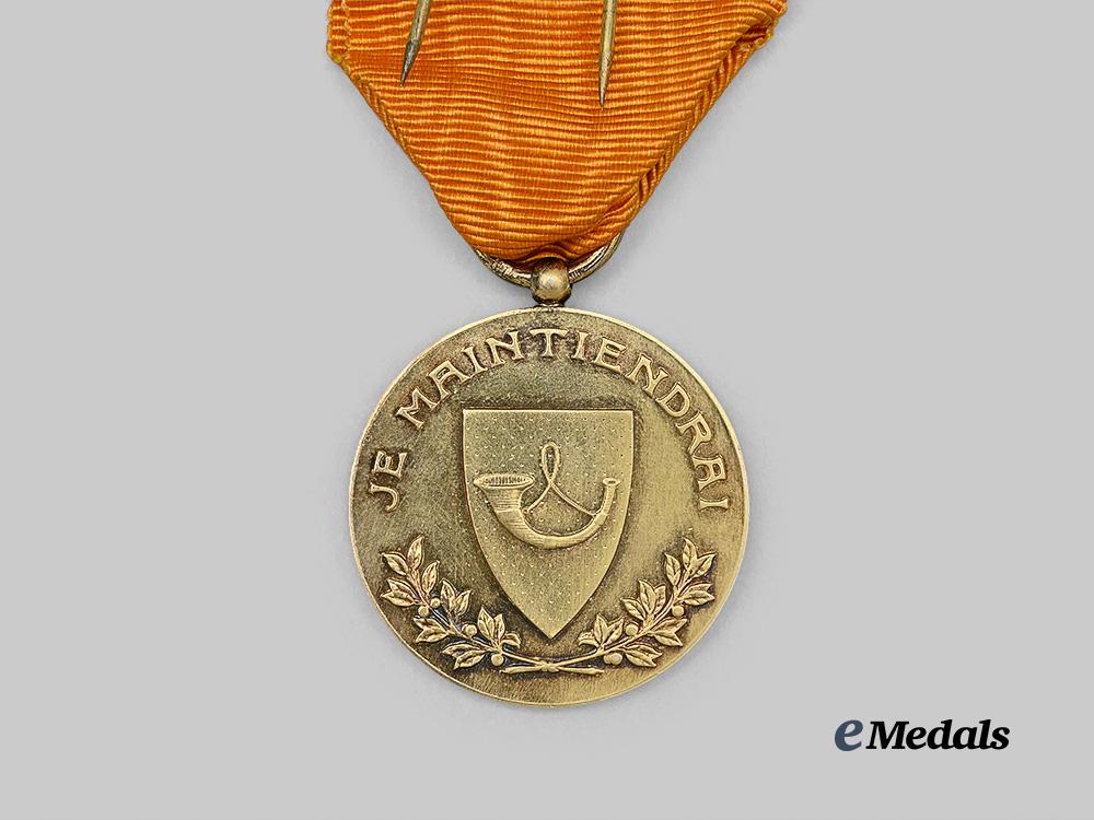netherlands,_kingdom._a_dutch_army_long_service_medal,_gold_grade_e_medals__e_u24312_9