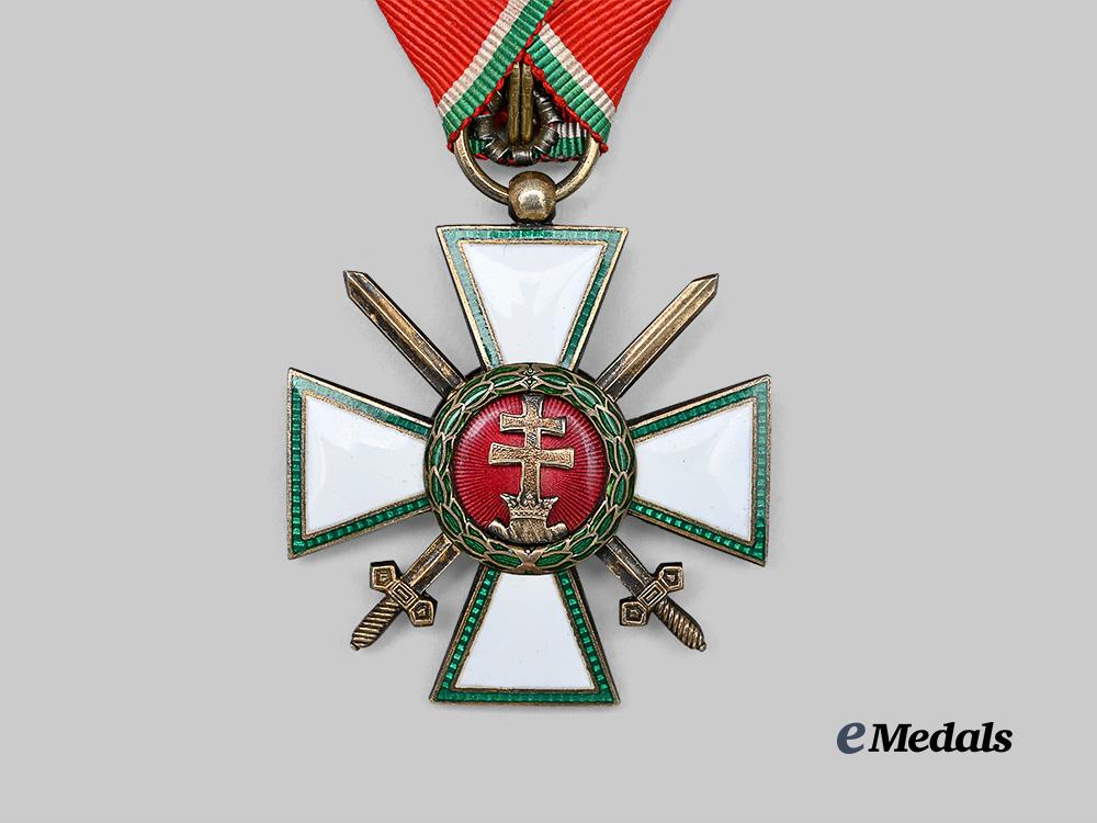 hungary,_kingdom._an_order_of_merit,_i_v_class_knight_with_swords_e_medals__e_u24316_3