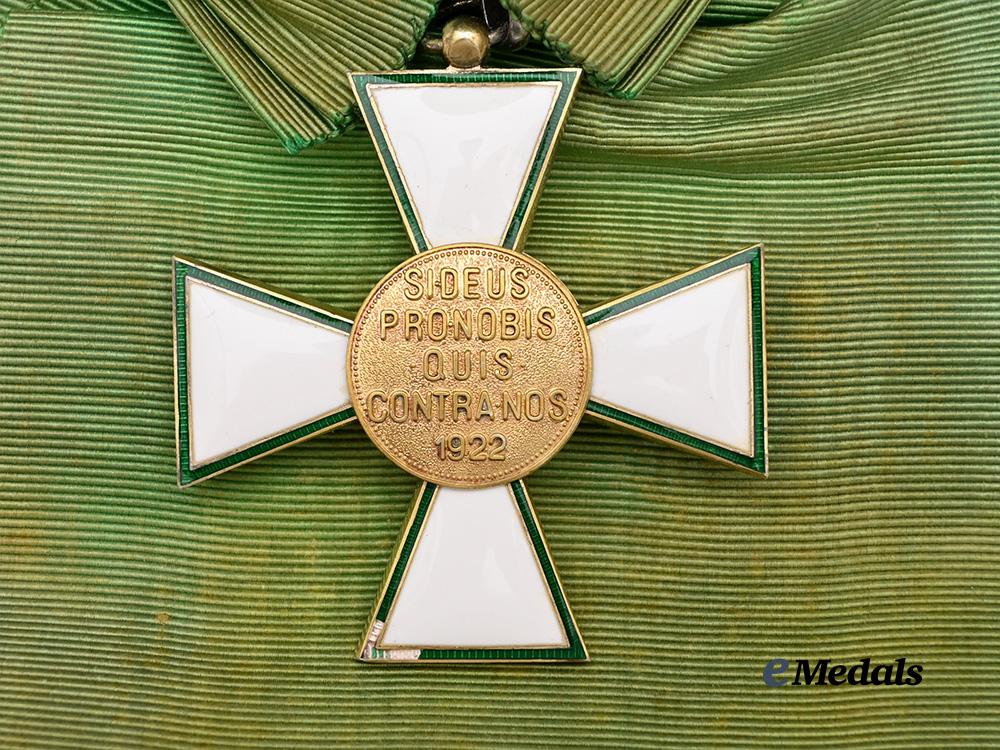 hungary,_kingdom._an_order_of_merit,_grand_cross_set,_c.1935_e_medals__e_u24333_4