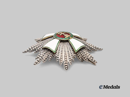 hungary,_kingdom._an_order_of_merit,_grand_cross_set,_c.1935_e_medals__e_u24333_7