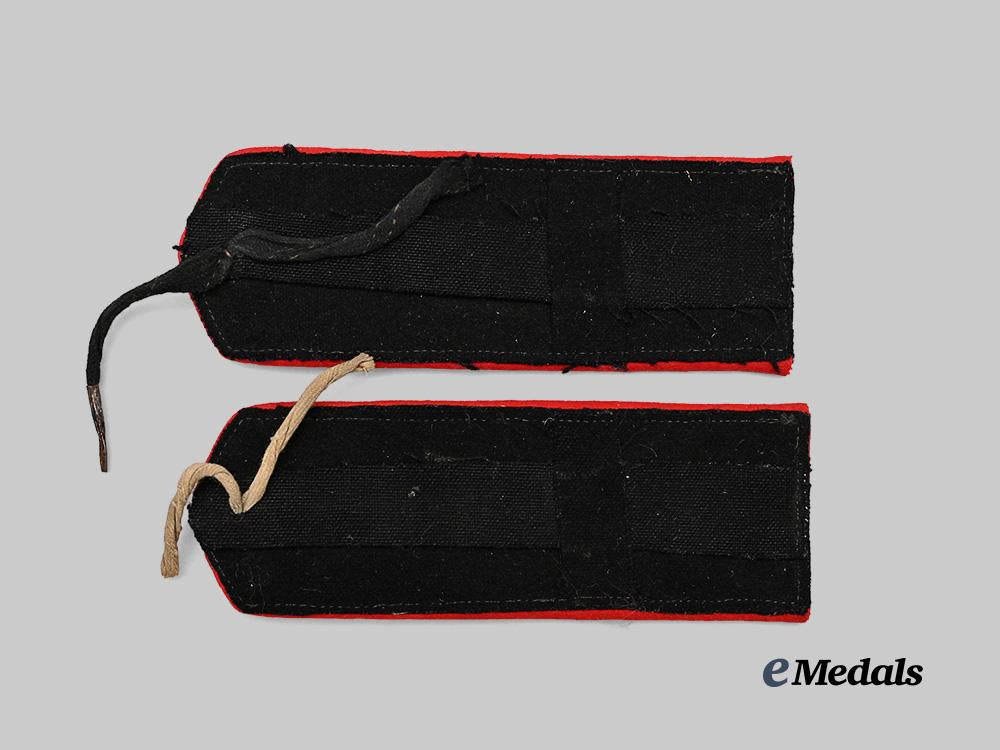 russia,_imperial._a_pair_of_don_cadet_corps_shoulder_boards,1902-1917_pattern_e_medals__e_u24343_4