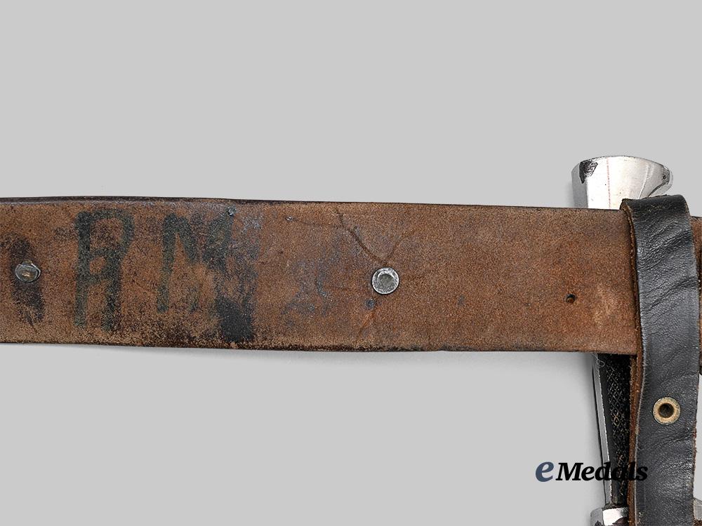 spain,_spanish_state._a_falange_youth_knife_with_belt_e_medals__e_u24345_11