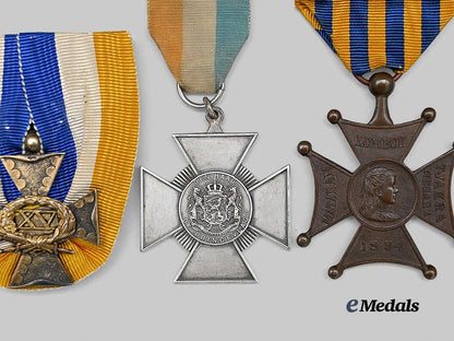 netherlands,_kingdom._a_lot_of_three_decorations_e_medals__e_u24367_4