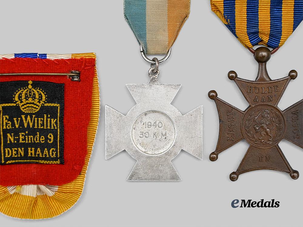 netherlands,_kingdom._a_lot_of_three_decorations_e_medals__e_u24367_6