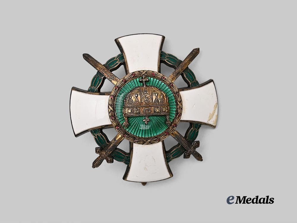 hungary,_kingdom._an_order_of_the_holy_crown,_officer_with_swords_and_war_decoration,_c.1943_e_medals__e_u24368_2