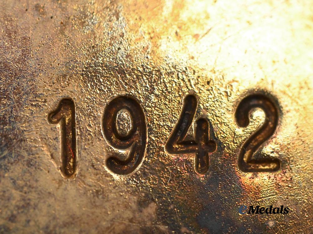 hungary,_kingdom._an_order_of_the_holy_crown,_officer_with_swords_and_war_decoration,_c.1943_e_medals__e_u24368_6