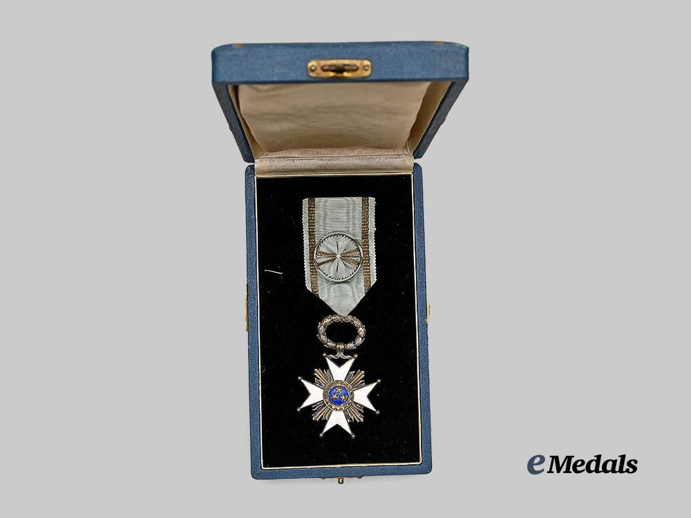 latvia,_kingdom._an_order_of_the_three_stars,_i_v_class_in_case,_by_muller_e_medals__e_u24371_3