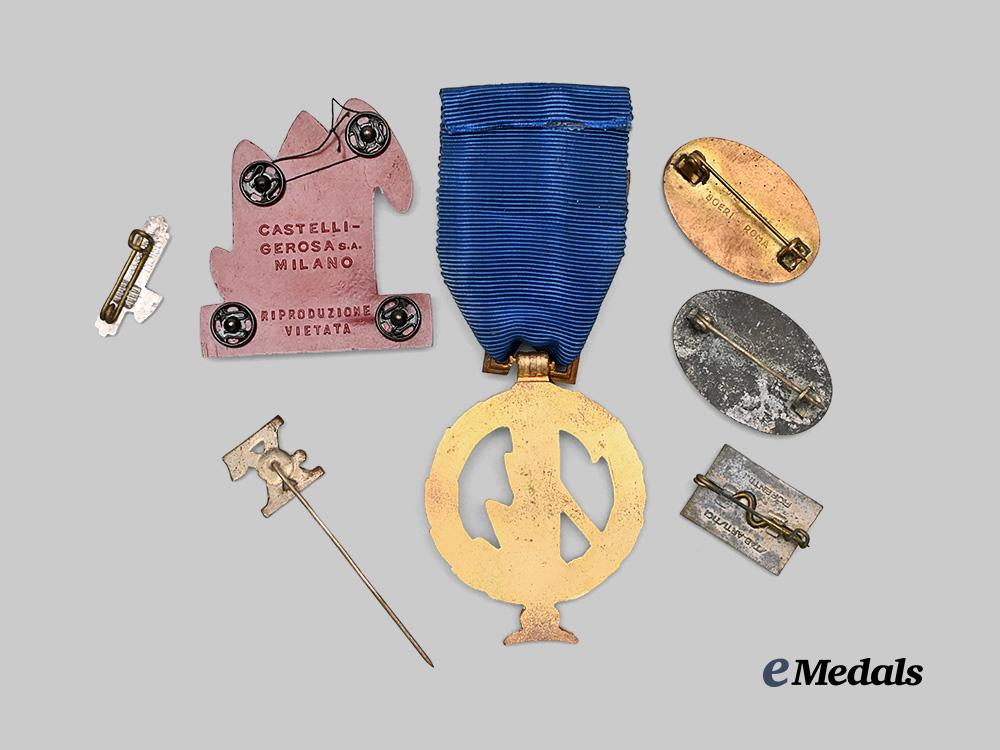 italy,_kingdom._a_medal_of_honour_of_fasci_femminili_group_e_medals__e_u24373_3