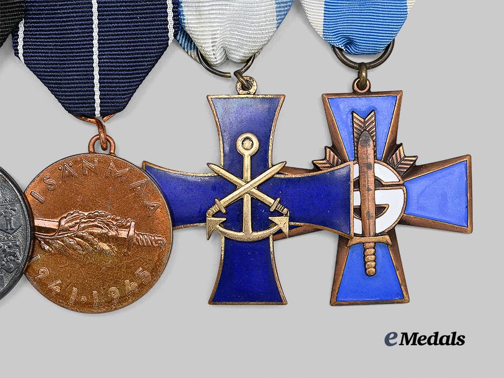 finland,_republic._a_second_war_medal_bar_with_five_medals,_awards,_and_decorations_e_medals__e_u24388_3