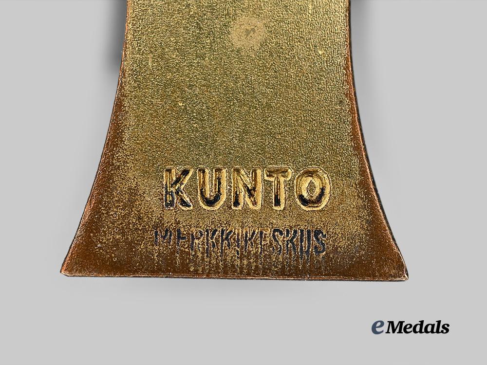 finland,_republic._a_second_war_medal_bar_with_five_medals,_awards,_and_decorations_e_medals__e_u24388_9