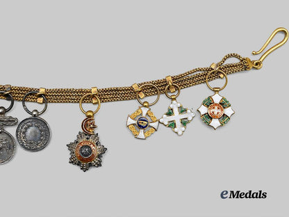italy,_kingdom._a_miniature_chain_of_orders_and_medals,_in_gold,_c.1875_e_medals__e_u24411_3