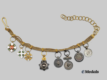 italy,_kingdom._a_miniature_chain_of_orders_and_medals,_in_gold,_c.1875_e_medals__e_u24411_5