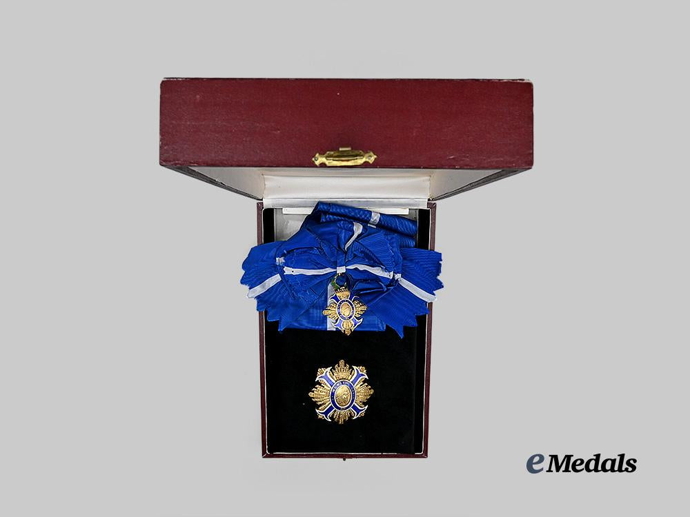 spain,_franco_period._an_order_of_civil_merit,_grand_cross_set,_in_case,_c.1968_e_medals__e_u24440_2