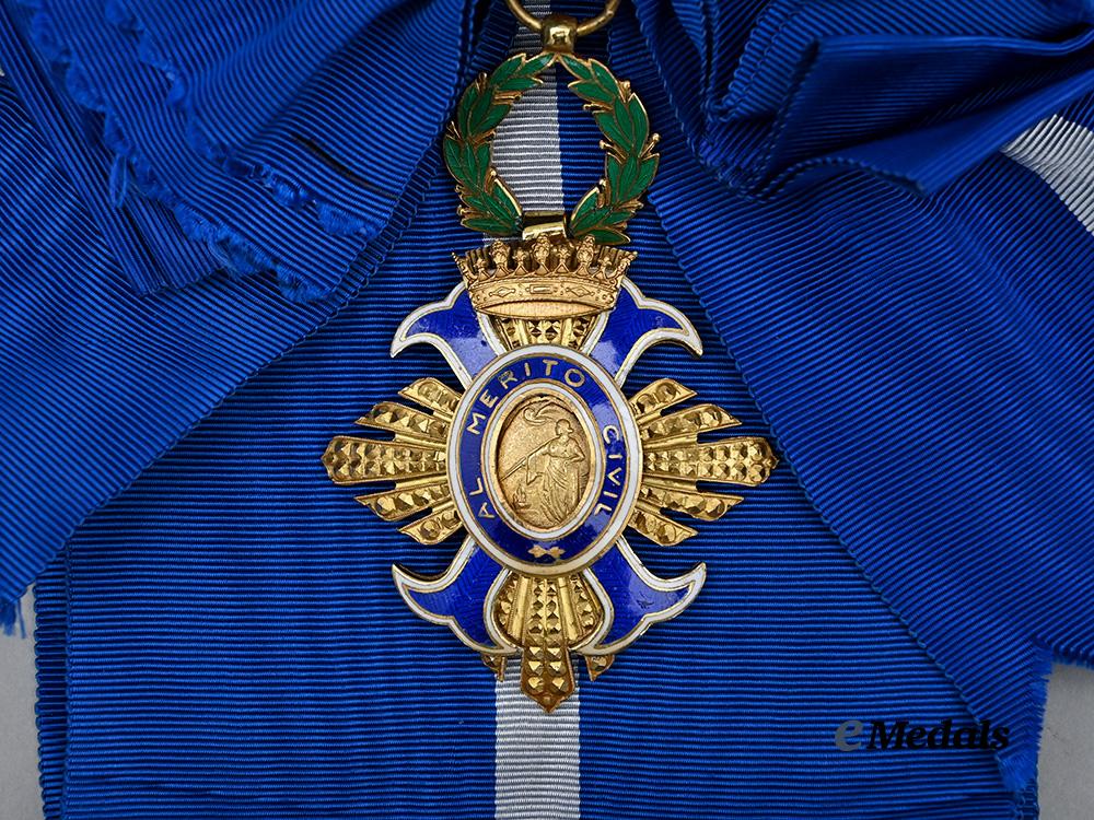 spain,_franco_period._an_order_of_civil_merit,_grand_cross_set,_in_case,_c.1968_e_medals__e_u24440_7