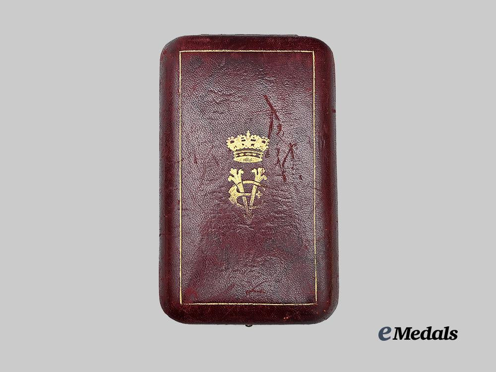 italy,_kingdom._an_order_of_the_crown,_commander_in_gold,_with_case,_c.1900_e_medals__e_u24451_2