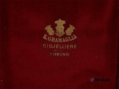 italy,_kingdom._an_order_of_the_crown,_commander_in_gold,_with_case,_c.1900_e_medals__e_u24451_3