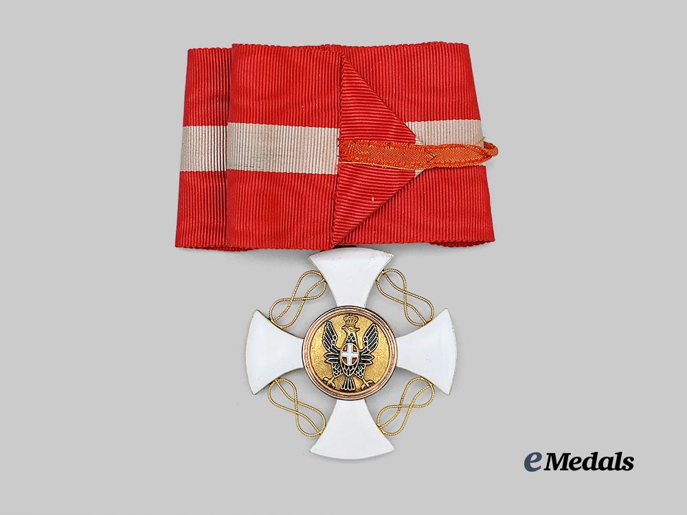 italy,_kingdom._an_order_of_the_crown,_commander_in_gold,_with_case,_c.1900_e_medals__e_u24451_8
