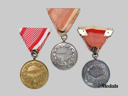 austria,_imperial._a_lot_of_three_bravery_medals_e_medals__e_u24452_4