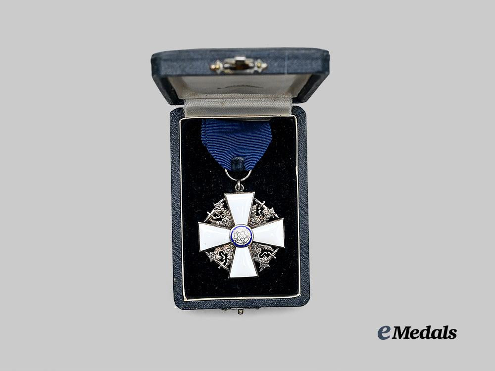 finland._an_order_of_the_white_rose,_knight,_in_case_e_medals__e_u24482_3
