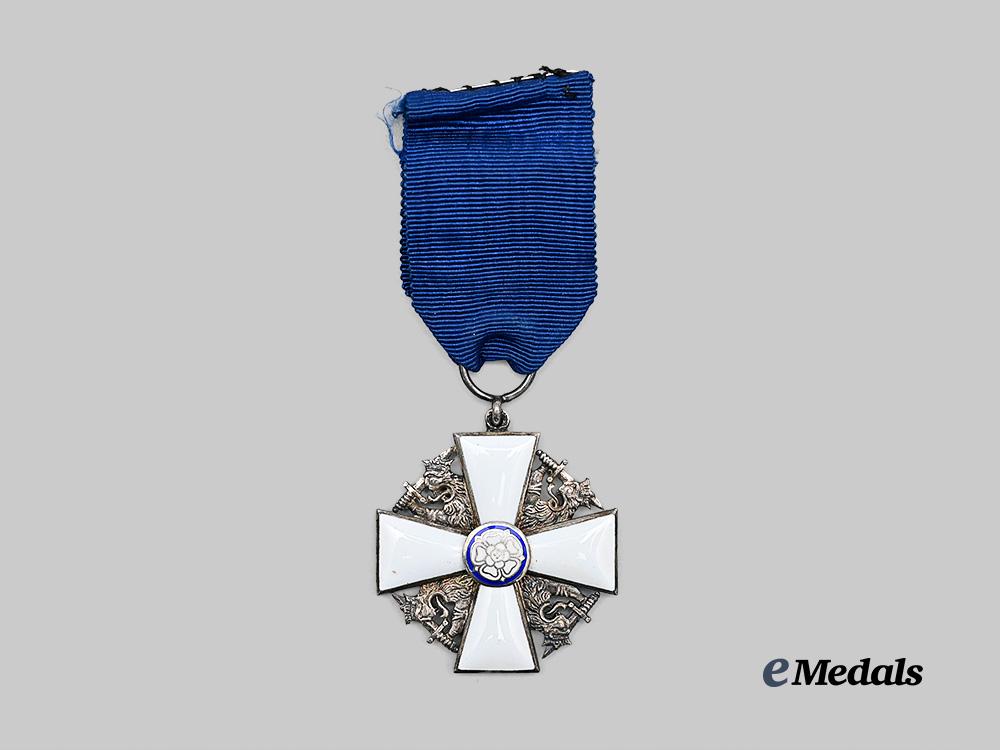 finland._an_order_of_the_white_rose,_knight,_in_case_e_medals__e_u24482_6