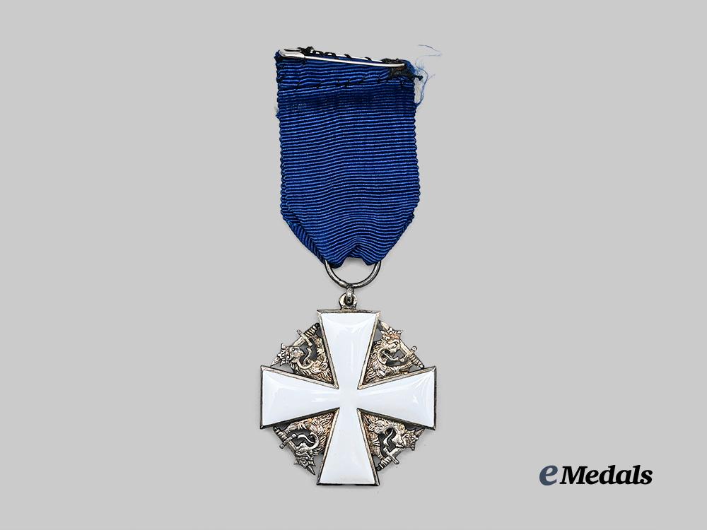 finland._an_order_of_the_white_rose,_knight,_in_case_e_medals__e_u24482_8