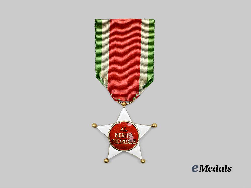 italy,_kingdom._an_order_of_the_colonial_star,_knight,_in_gold,_c.1930_e_medals__e_u24483_4