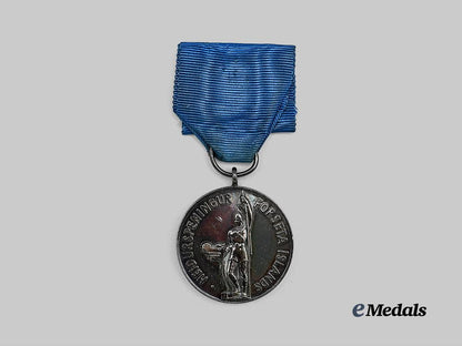 iceland._a_president_of_iceland’s_medal_of_honour,_in_case_e_medals__e_u24498_5