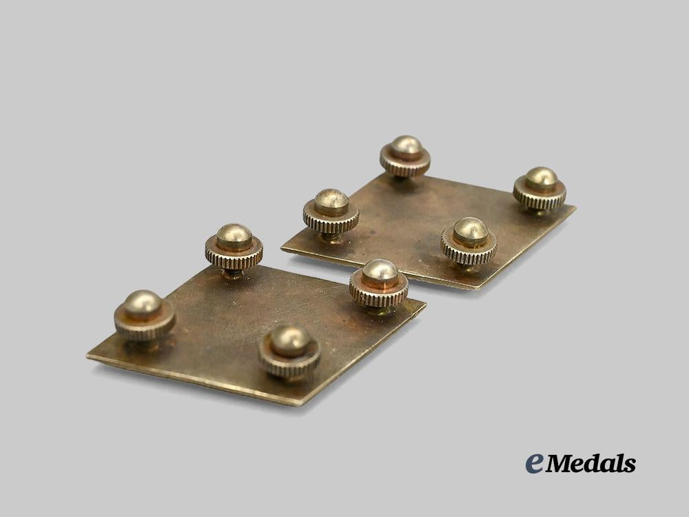 spain,_spanish_state._a_pair_of_personal_collar_tabs_of_francisco_franco_e_medals__e_u24504_5