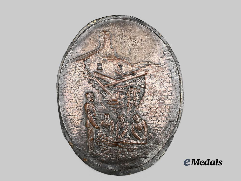 united_kingdom._a_war_memorial_wall_plaque_e_medals__e_u24528_2