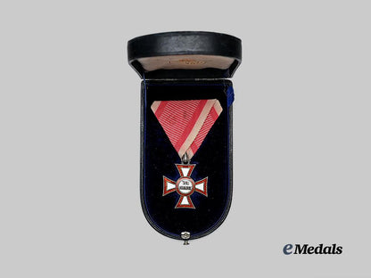 austria,_imperial._a_military_merit_cross,_type_i,_in_case,_c.1880_e_medals__e_u24534_3