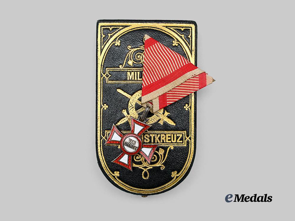 austria,_imperial._a_military_merit_cross,_type_i,_in_case,_c.1880_e_medals__e_u24535_4