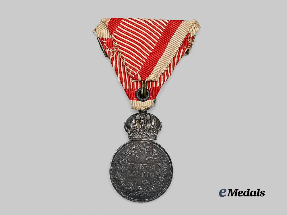 austria,_imperial._a_military_merit_medal,_silver_grade_with_swords_and_case,_by_rothe_e_medals__e_u24537_8