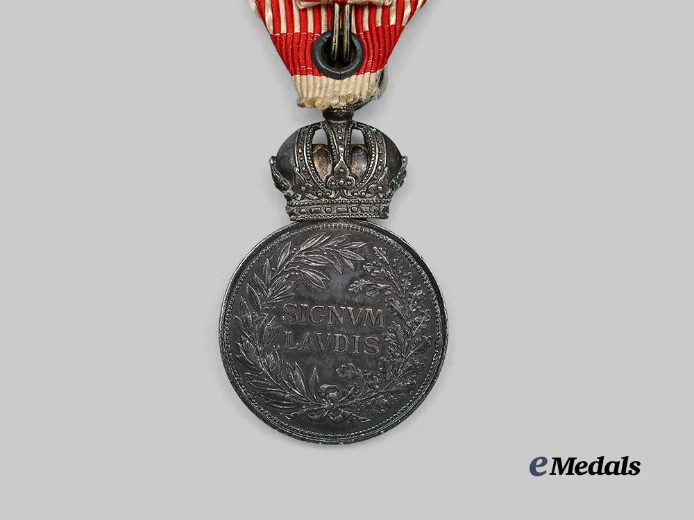 austria,_imperial._a_military_merit_medal,_silver_grade_with_swords_and_case,_by_rothe_e_medals__e_u24537_9