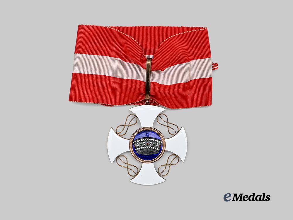 italy,_kingdom._an_order_of_the_crown,_grand_officer’s_set,_in_gold,_by_cravanzola_e_medals__e_u24544_7