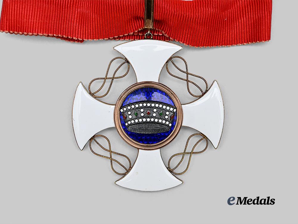 italy,_kingdom._an_order_of_the_crown,_grand_officer’s_set,_in_gold,_by_cravanzola_e_medals__e_u24544_8
