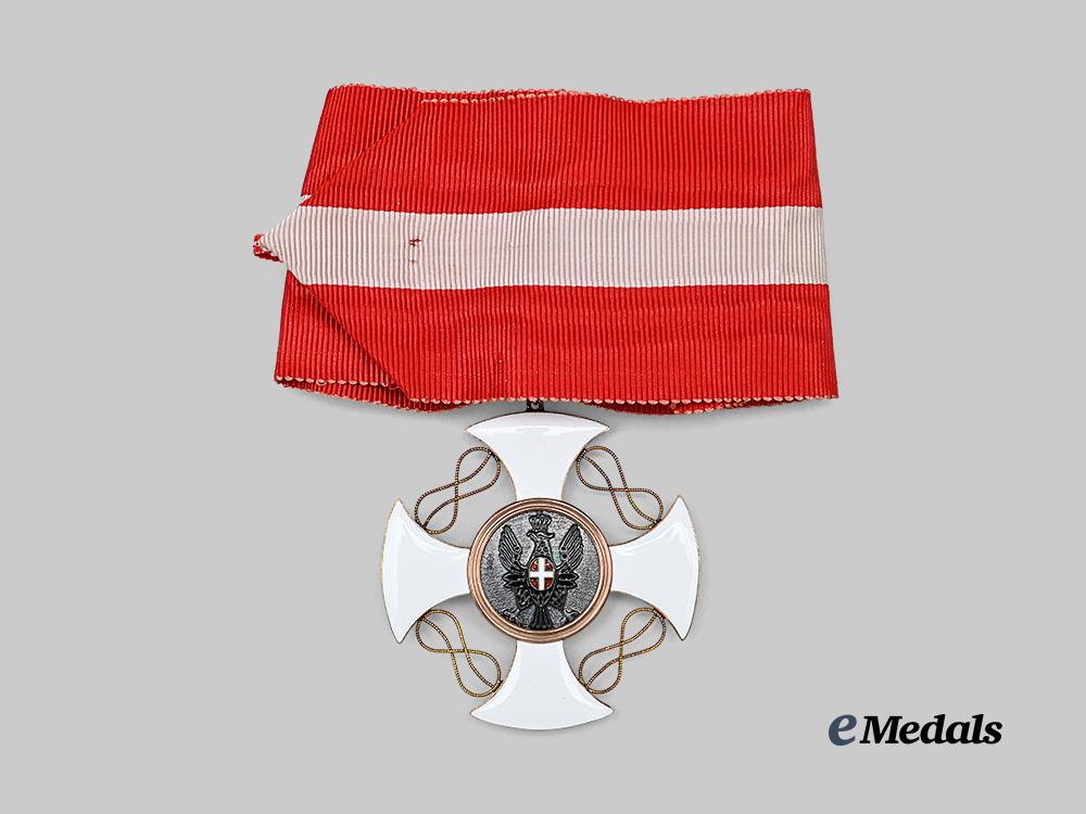 italy,_kingdom._an_order_of_the_crown,_grand_officer’s_set,_in_gold,_by_cravanzola_e_medals__e_u24544_9