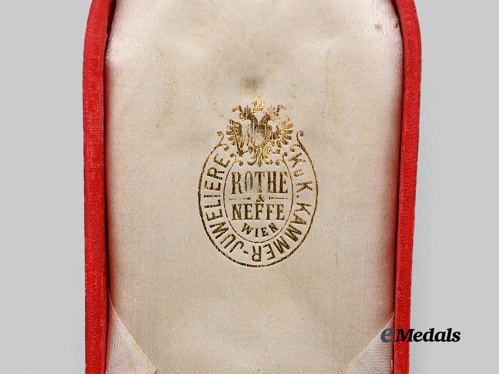 austria,_imperial._a_military_long_service_decoration,_i_i_class_for_officers_for40_years,_c.1900_e_medals__e_u24545_4