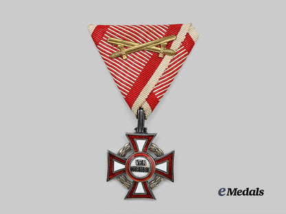 austria,_imperial._a_military_merit_cross,_i_i_i_class_by_a._e._kochert,_in_case,_c.1915_e_medals__e_u24546_6