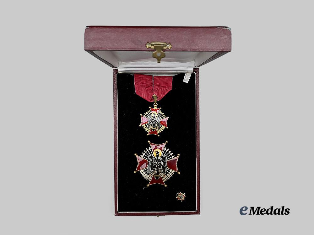 spain,_spanish_state._an_order_of_cisneros,_grand_officer’s_set_e_medals__e_u24550_3
