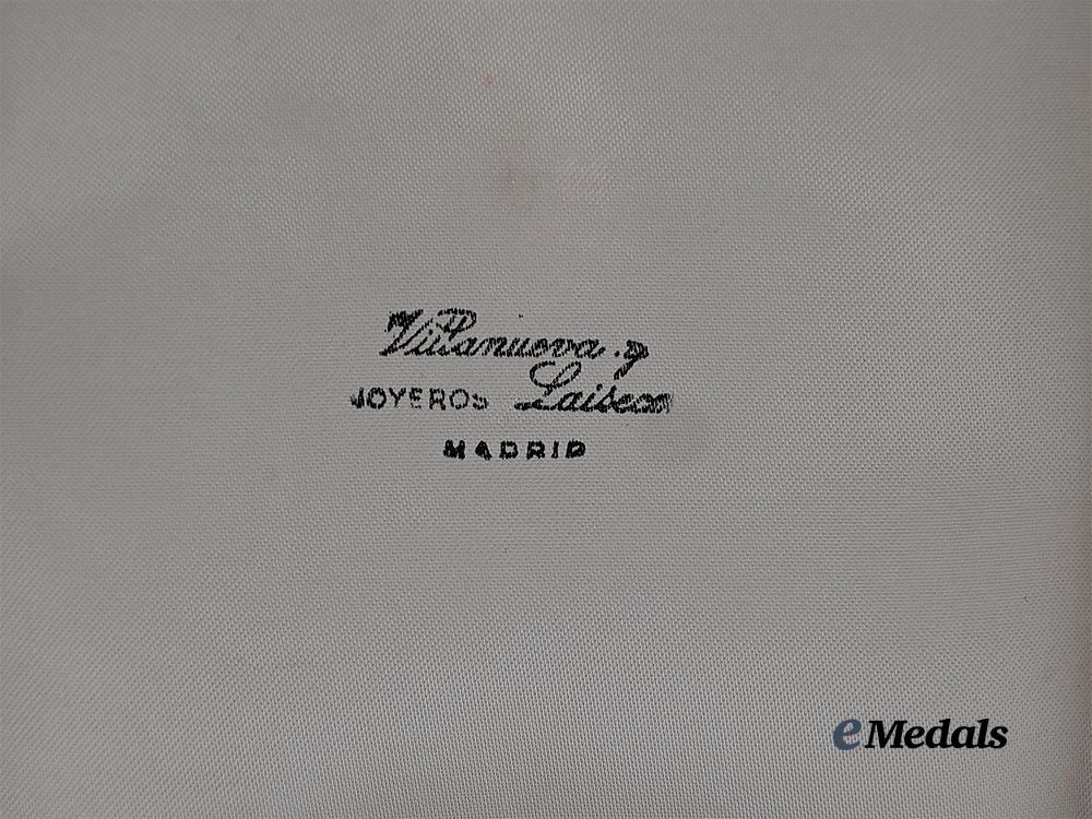 spain,_spanish_state._an_order_of_cisneros,_grand_officer’s_set_e_medals__e_u24550_4