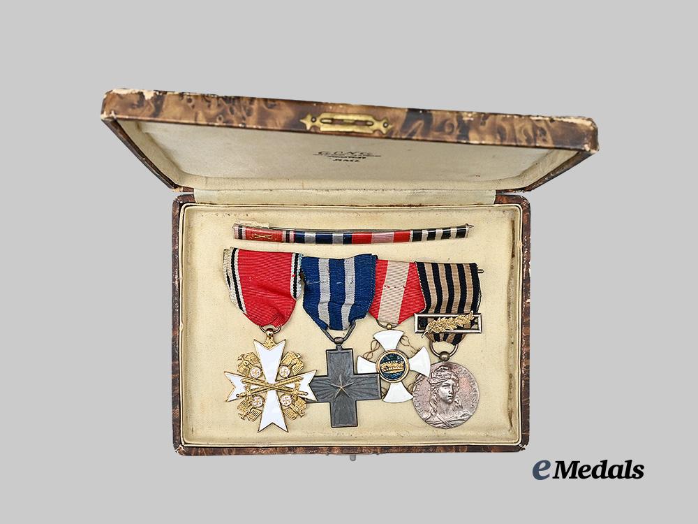 spain,_spanish_state._a_multinational_order_and_medal_bar_to_a_distinguished_francoist_official,_with_ribbon_bar_and_case_e_medals__e_u24563_3